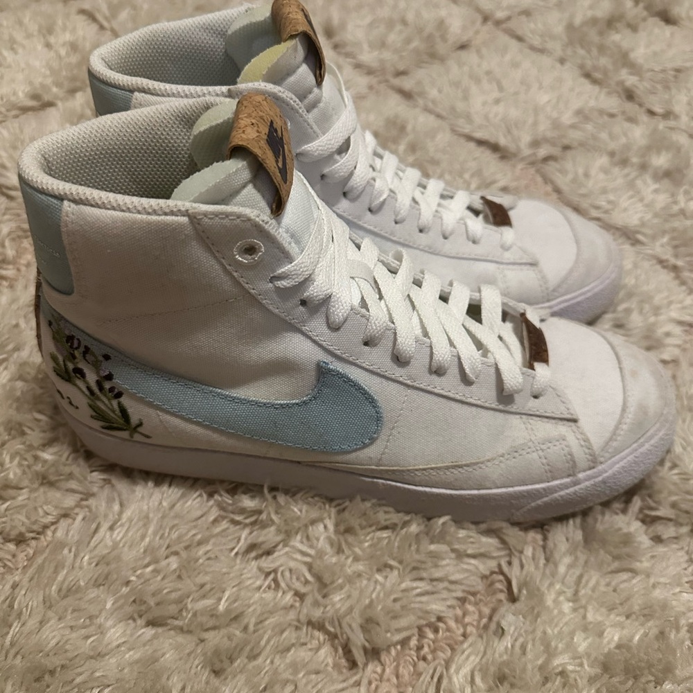 Nike blazer Fig 1. Size 9